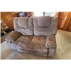 Image 2 : Beige Reclining Lovaseat