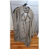 Image 2 : 2 Men's Size 40 Trenchcoats