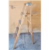 Image 1 : Wooden Ladder 58"