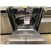 Image 2 : GENERAL ELECTRIC GBF410SSPSS STAINLESS STEEL BUILT IN FRONT CONTROL DISHWASHER