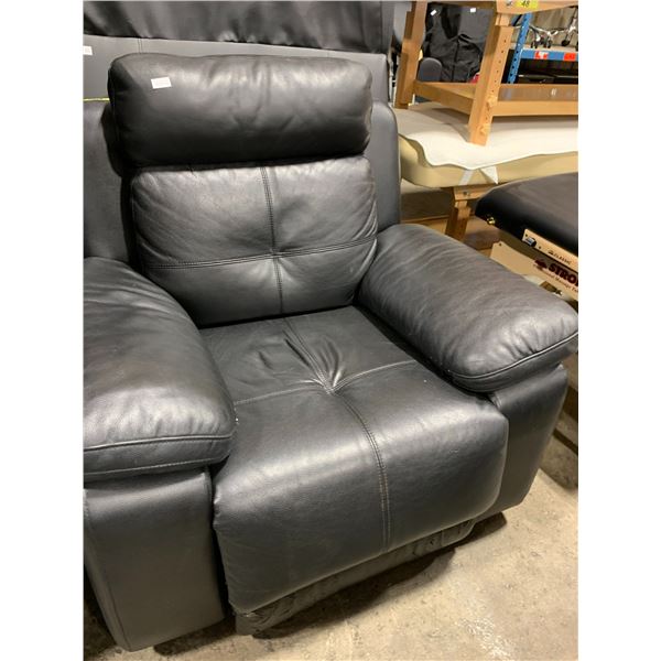 2 BLACK LEATHER LOOK OVERSTUFFED RECLINING ARMCHAIRS ( SOME COSMETIC DAMAGE RECLINER WORKING )