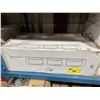 Image 2 : SHELF OF ASSORTED TAIKOO VANITY LIGHTS, SOLO LITE IR-5019 WH LIGHTS, TAIKOO B-289/1 WALL LIGHTS, &