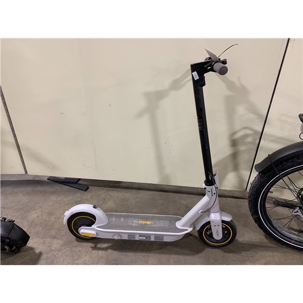 SEGWAY NINEBOT MAX G30LP GREY ELECTRIC KICK SCOOTER ( ( HAS BATTERY ...