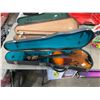 Image 2 : 3 ASSORTED VIOLIN IN HARD TRANSPORT CASES