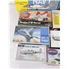 Image 5 : Collection of Vintage Airplane Model Kits