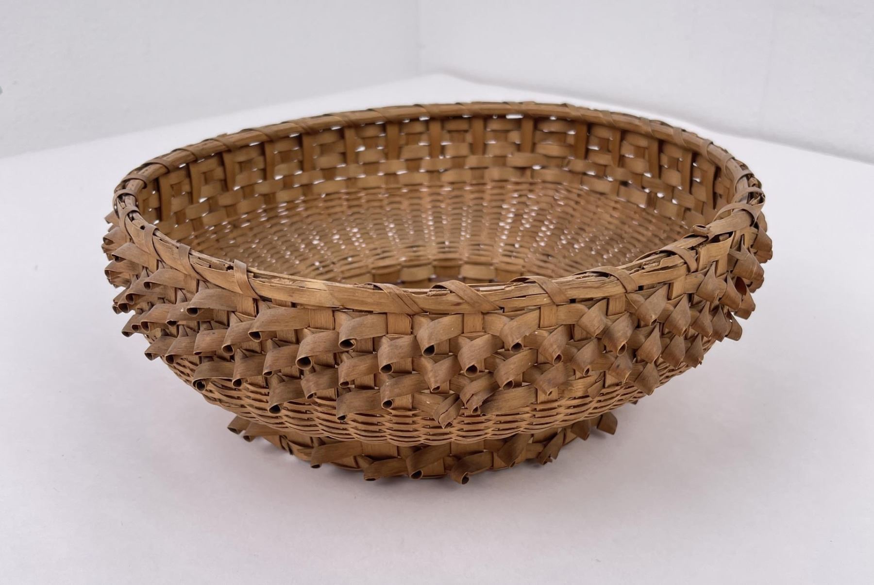 Berceau Amérindien Penobscot (Wabanaki) - Frêne écorcé Décoré - Fait Main