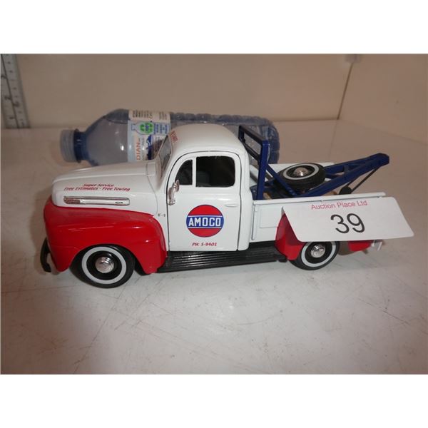 Amoco model tow truck