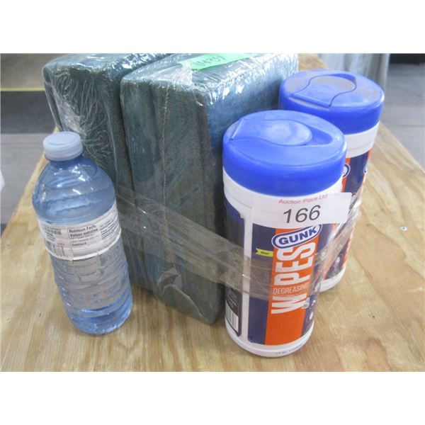 Gunk degreasing wipes/ scotch pads