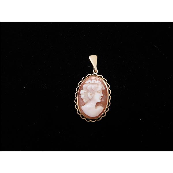 Stamped 375 9K Gold Vintage Cameo Pendant