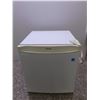 Image 2 : Danby Mini Bar Fridge DCR059WE 2012