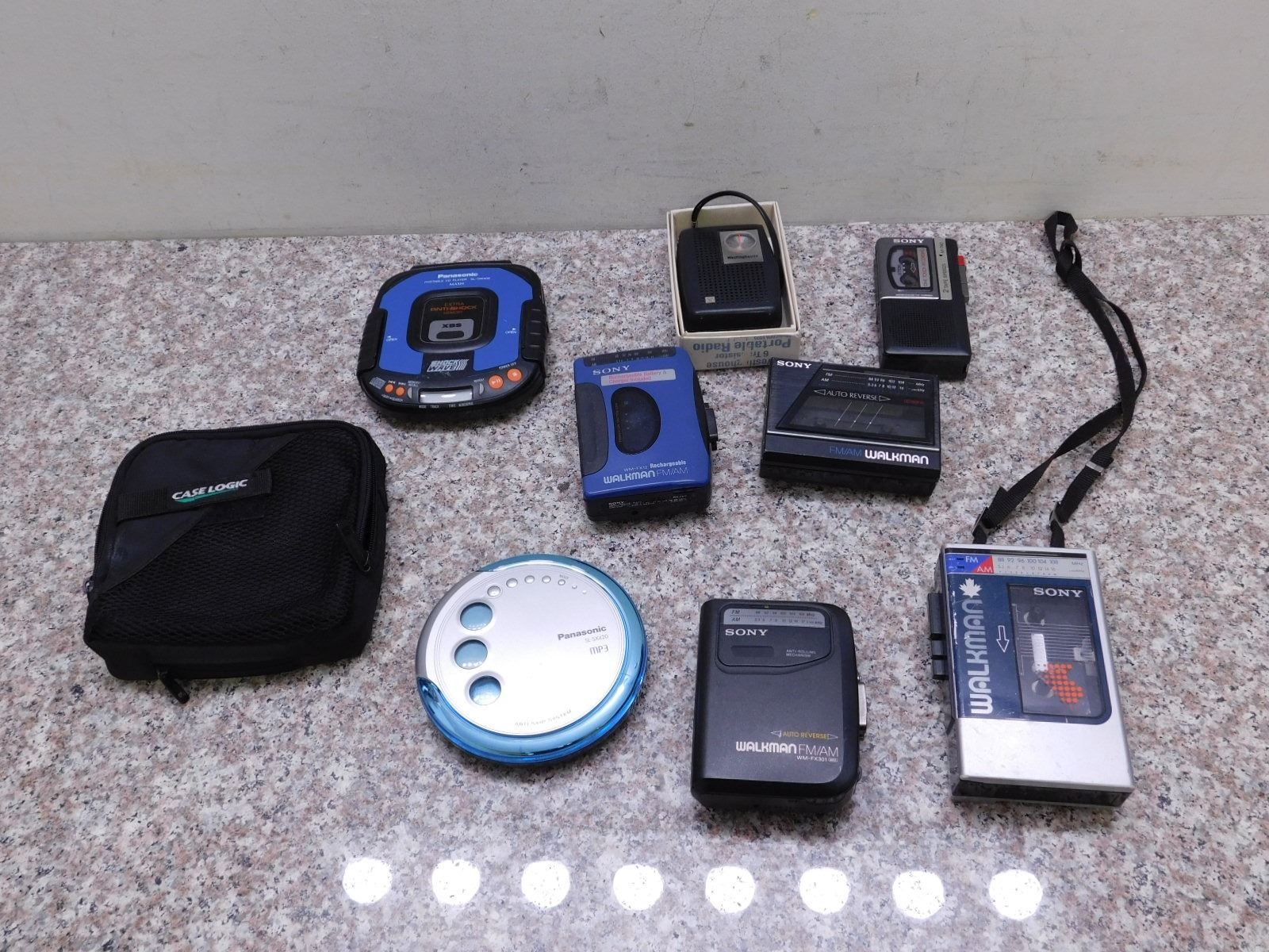 Lote De Varios Walkmans Sony Aiwa Panasonic Y Cassette Tdk | Envío gratis Lote De Varios Walkmans Sony Aiwa Panasonic Y Cassette Tdk | Envío gratis
