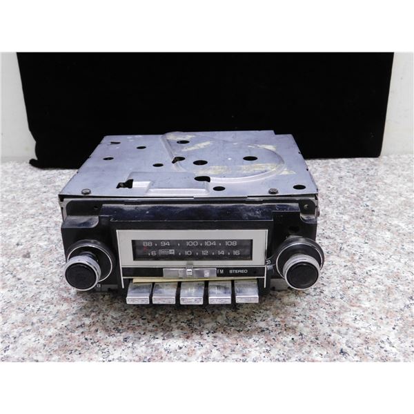 Original GM Delco AM FM Stereo Radio Dash With Knobs 79-84