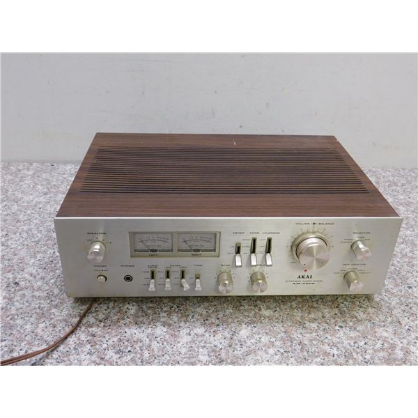 AKAI AM 2600 Stereo Amplifier