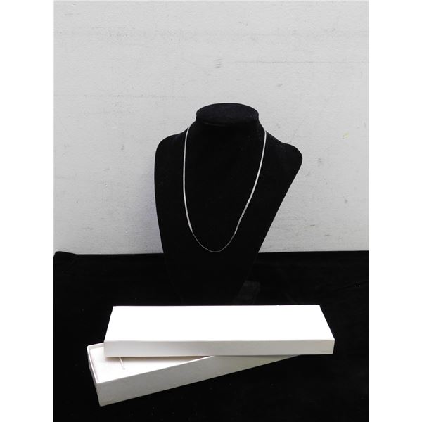 Made in Italy Sterling Silver 16 inch Herringbone Chain Necklace. Exc. Cond.