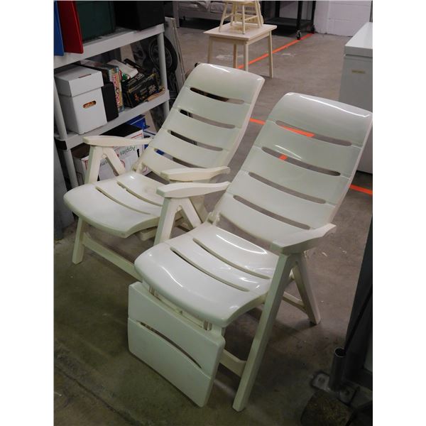 Lot of 2 Plastic Folding Deck Patio Chairs Firecracker by Demis Lounge Chairs