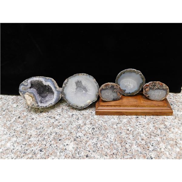 Lot of 5 Amethyst Rock Geodes and Quartz?