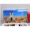 Image 3 : Lot of 4 Playmobil 3733 Native American Village LEGO Star Wars and Carry Case