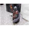 Image 9 : Star Wars The Mandalorian  1:16 Scale Mini-Bust Gentle Giant