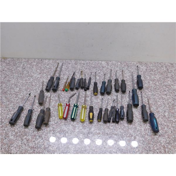 Tool Bundle Lot of 35 Assorted Screwdrivers