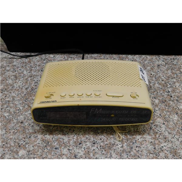 AM FM Clock Radio Soundesign Off White