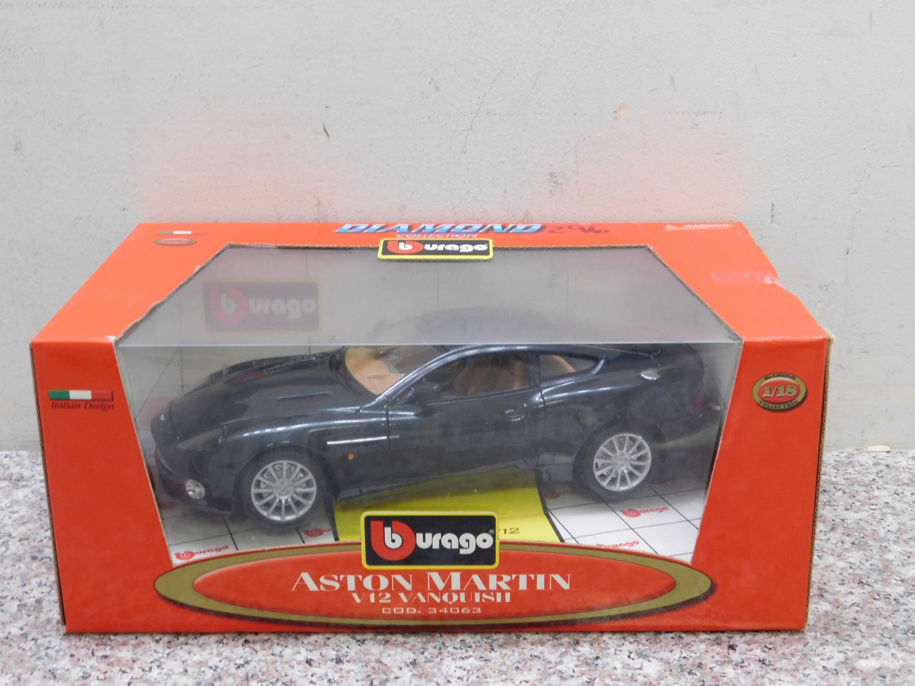 Aston Martin V12 Vanquish Bburago 1/18 – Collector neuf en
