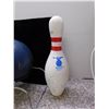 Image 5 : Lot of Bowling Items, 2 Bowling Balls with Bags, Bowling Pin and Shoes, 2 Stands
