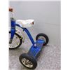 Image 2 : Vintage Made in Canada Blue Tricycle Lawn Decor