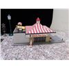 Image 4 : Lot of Assorted Miniatures Train, KFC, Streetlights, People HO Scale