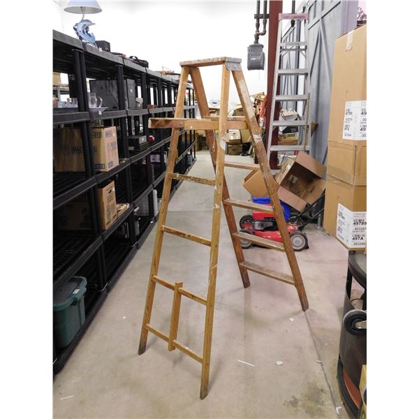 6ft Wooden Ladder AJAX