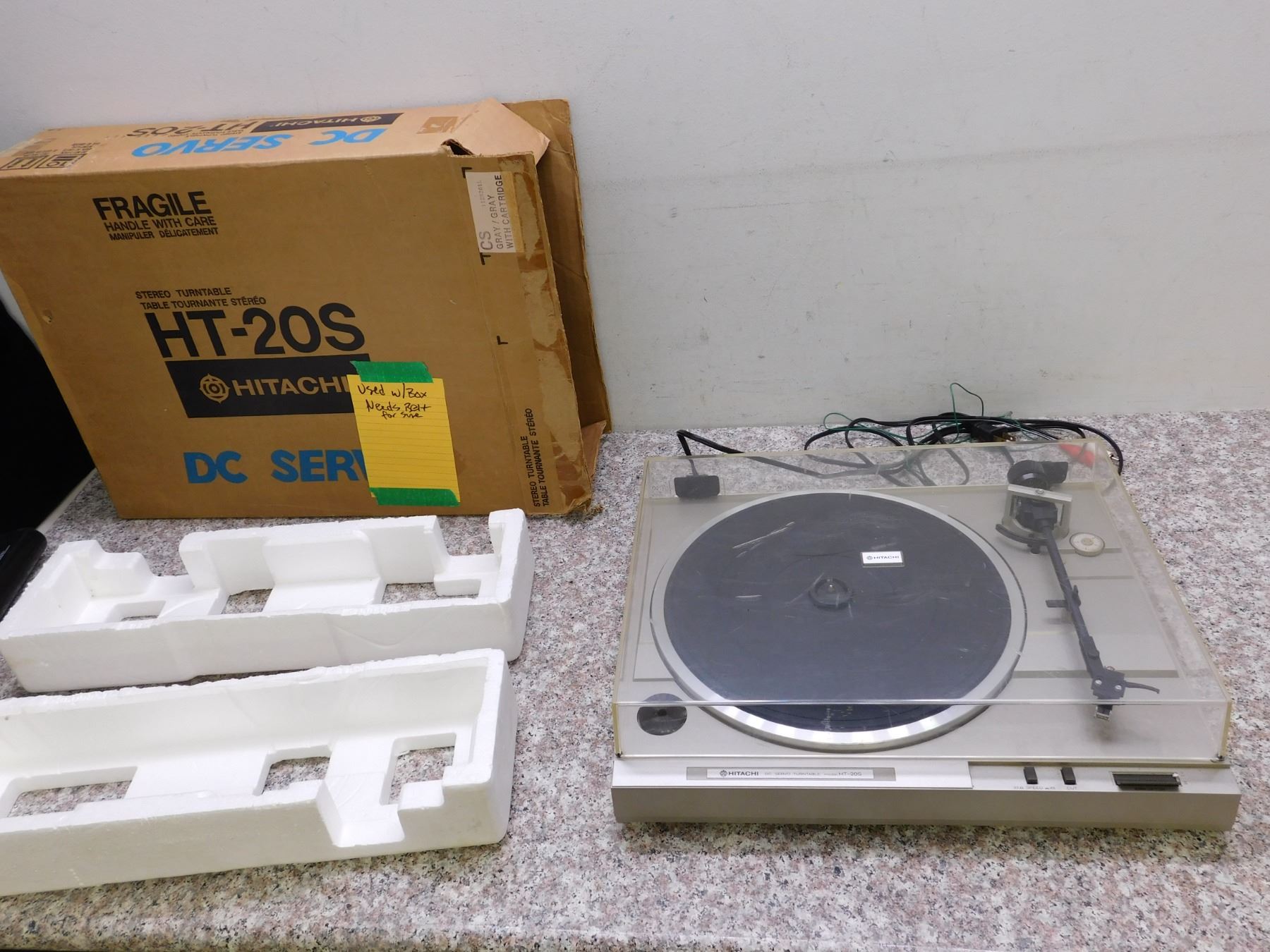 Hitachi H20S Turntable Record Player With Box