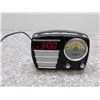 Image 1 : Timex Retro Style Modern Radio Alarm Clock
