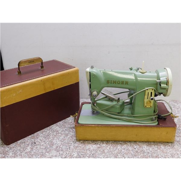 Singer 185k Made in Great Britain Mint Green RFJ88 Antique Sewing Machine