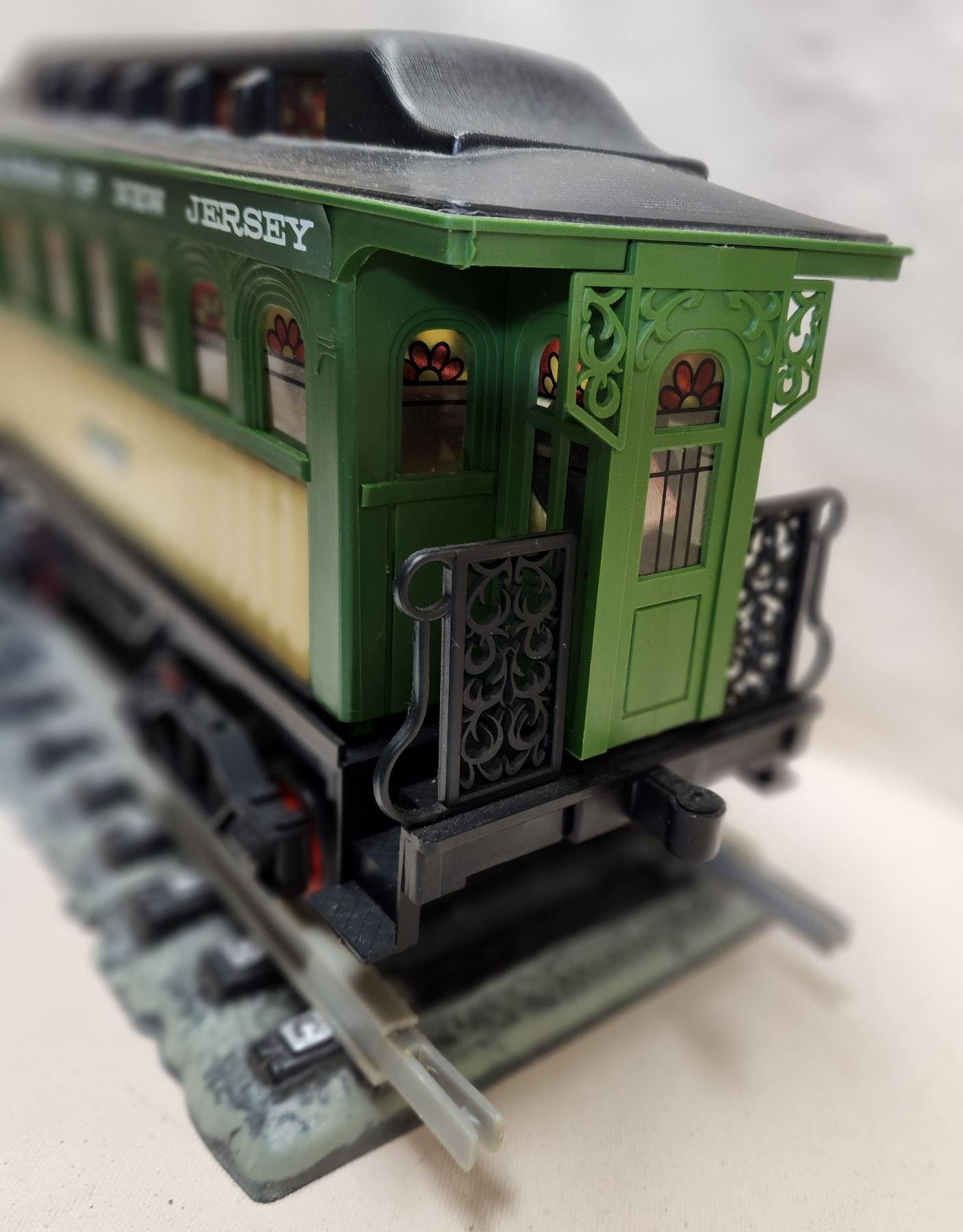 1981 Jim Beam Passenger Car Decanter. 80 proof Kentucky Bourbon Whiskey