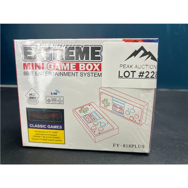Lot of 1 Extreme Mini Game Box (818 built-in classic games) - Wireless Plug & Play!