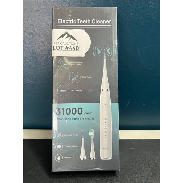 Lot of 1 Electric Teeth Cleaner/Brush