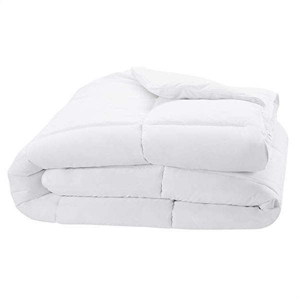 Lot of 1 AmazonBasics Down Alternatice Bed Comforter/Duvet - King Size - White - Light
