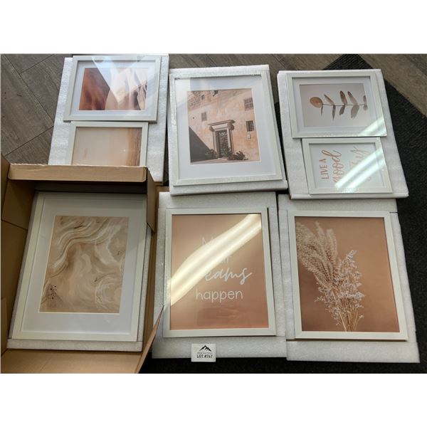 Lot of Assorted Wall Arts - 8PCS