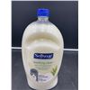 Image 1 : Softsoap Soothing Clean Moisturizing Hand Soap Refill (2.36L)