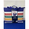 Image 2 : Pendleton Outdoor Packable Blanket (60in x 72in)