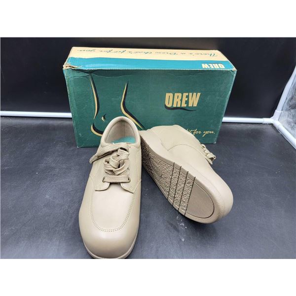 Drew Taupe Calf Shoe (size 6.5)
