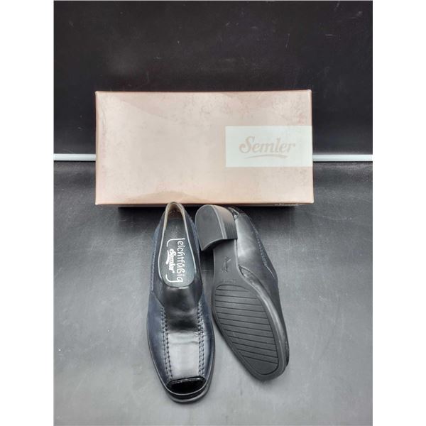 Semler Slipper (size 5)