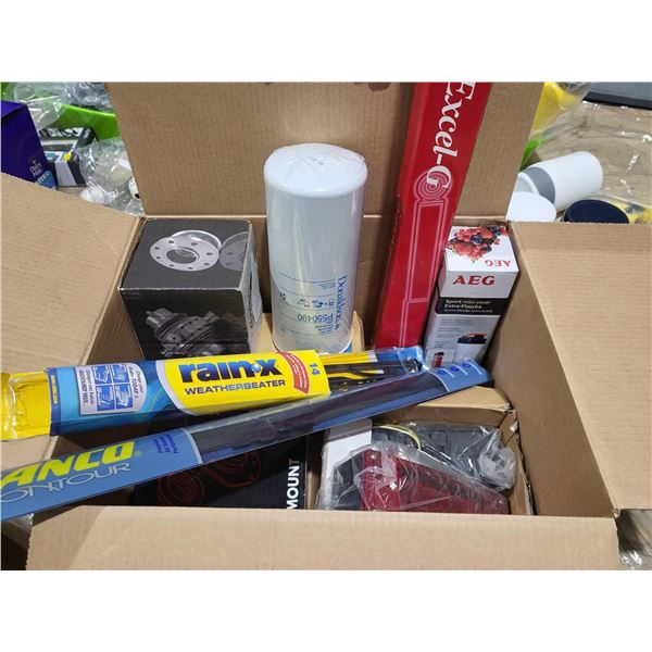 Lot of Home Hardware