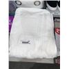 Image 1 : Grandeur Hospitality 5 pc Set of White Bath towels