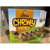 Image 2 : Quaker Chewy Caramel & Chocolate Snack Bars 6x120g Packages