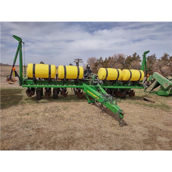 John Deere 1750 8-Row Planter