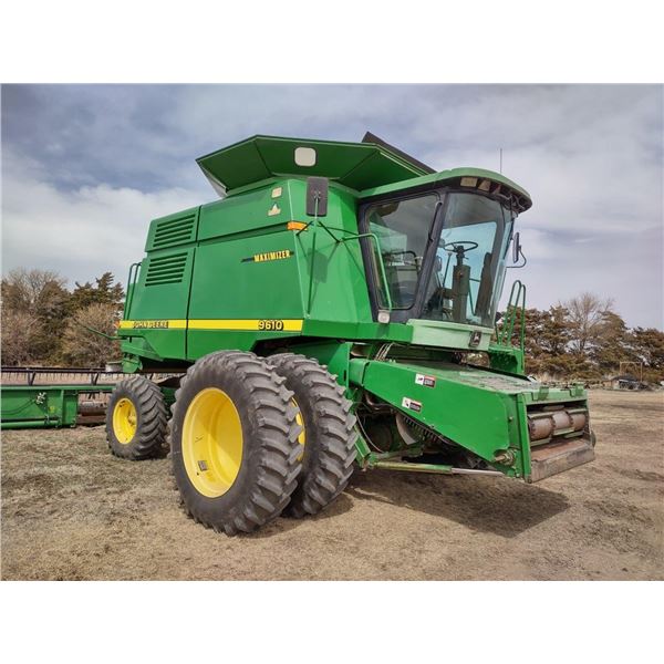 1998 John Deere 9610 Combine Maximizer