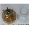 Image 3 : Antique Oil Lamp & Chimney