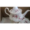 Image 2 : Royal Albert Bone Chin Lavender Rose Tea Set