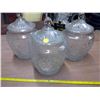 Image 2 : 3 glass cookie jars with lids