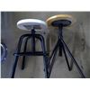 Image 2 : 2 adjustable height stools